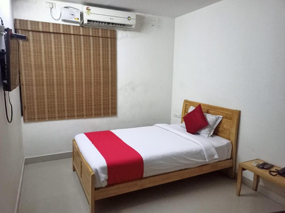 Hotel Tri-Star Residency Коччи Экстерьер фото